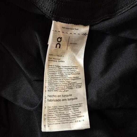 On Cloud Run On Clouds Focus Tank Mens Large Logo Sleeveless Top Black Wicking - Picture 7 of 10